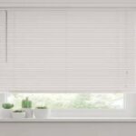 How do I determine the quality of wooden blinds when shopping for them