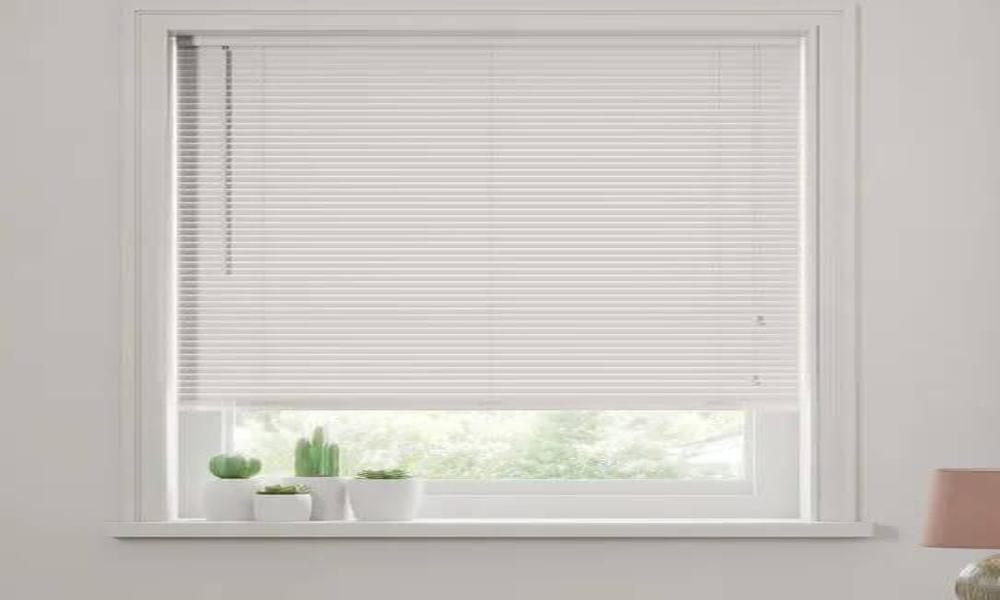 How do I determine the quality of wooden blinds when shopping for them